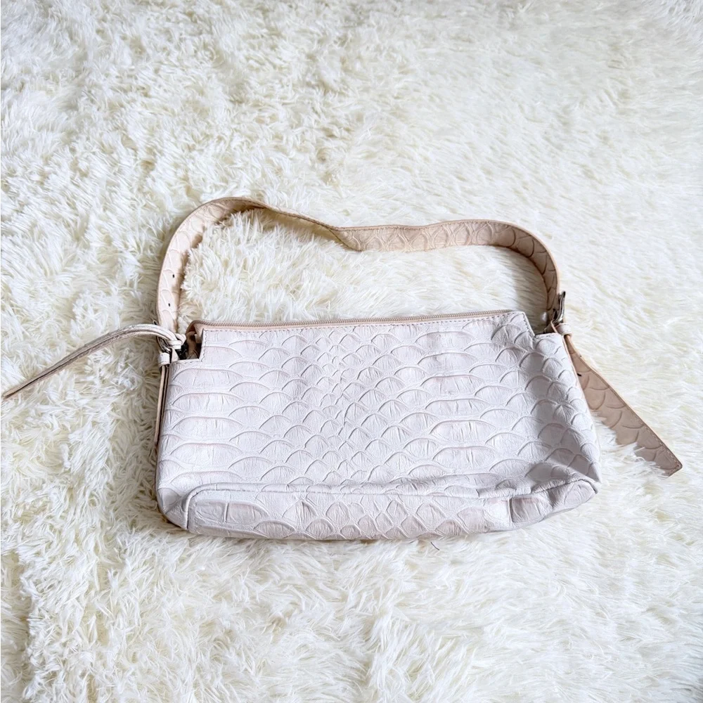 Mila Schon Italy Elegant Cream and Pink Croc-Embossed Shoulder Bag